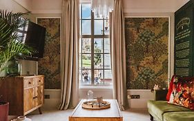 Luxury, Castle View Apartment Windsor Town Centre